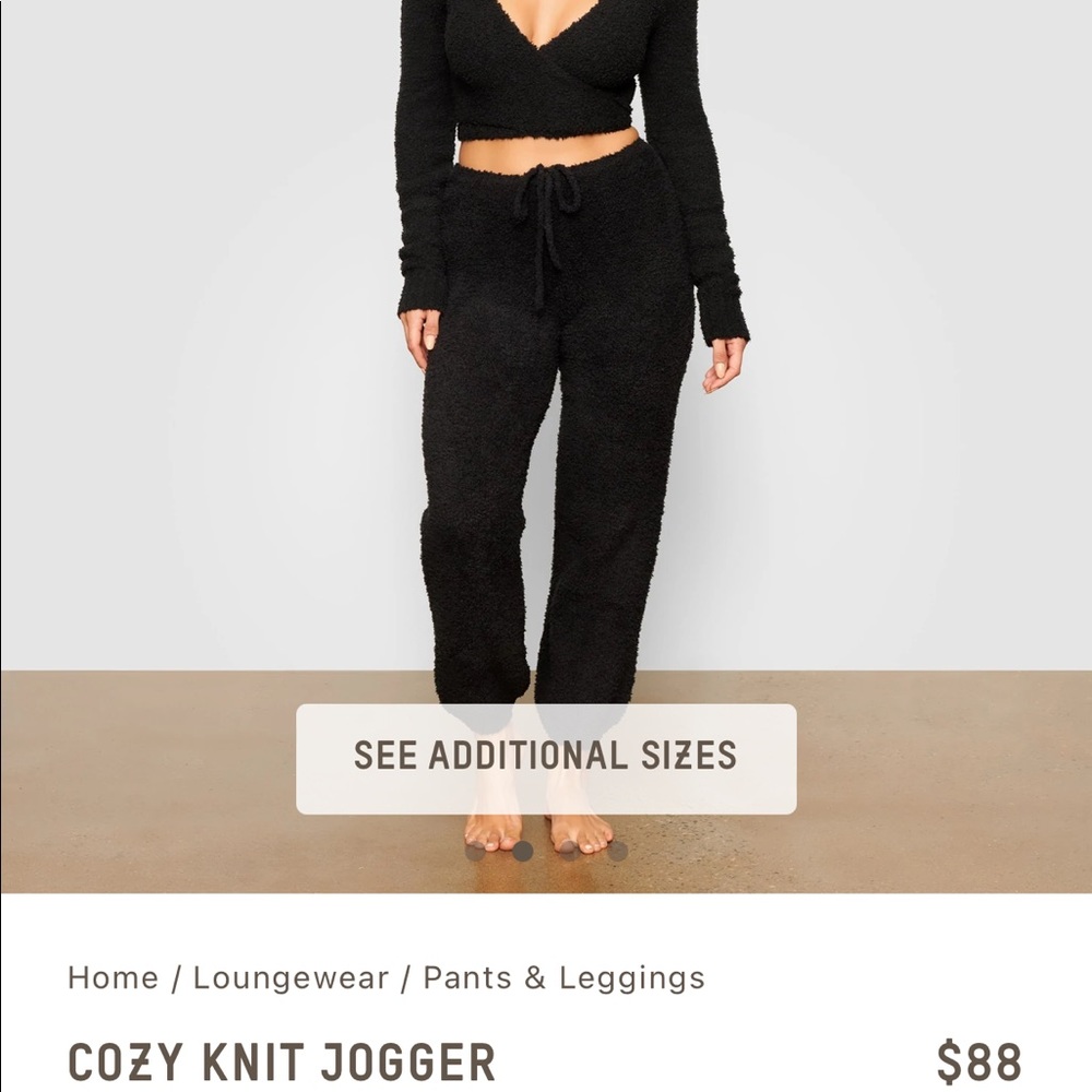 Skims Cozy Knit Jogger in Onyx
